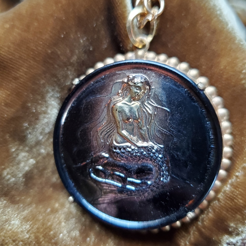 Mermaid Gold Tone Necklace NWOT